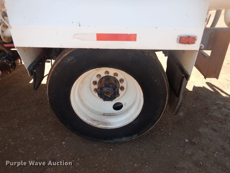 image for item DJ8829 1995 Ford LN8000  water truck