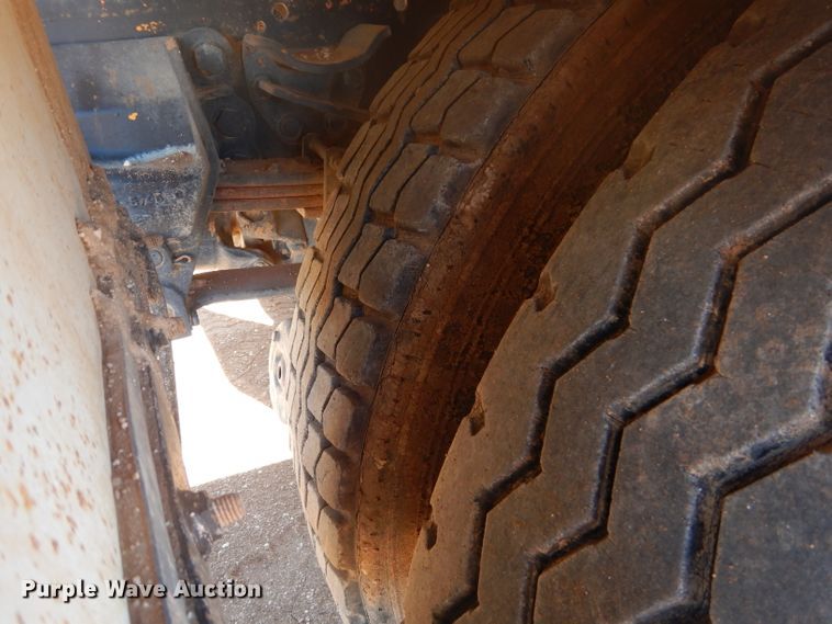 image for item DJ8829 1995 Ford LN8000  water truck