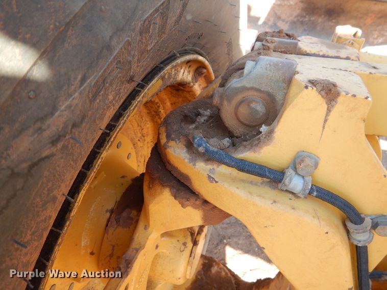 image for item DJ8832 2011 John Deere 770G  motor grader