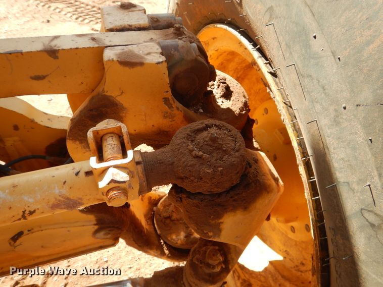 image for item DJ8832 2011 John Deere 770G  motor grader