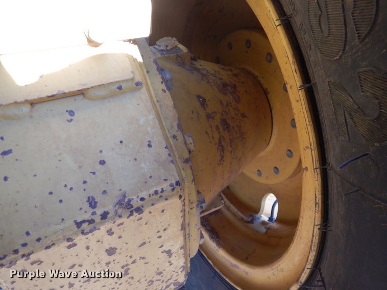 image for item DJ8832 2011 John Deere 770G  motor grader