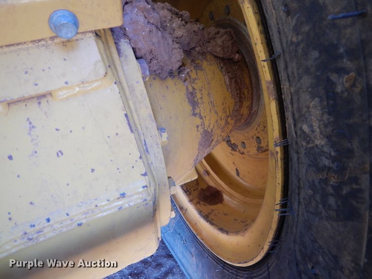 image for item DJ8832 2011 John Deere 770G  motor grader