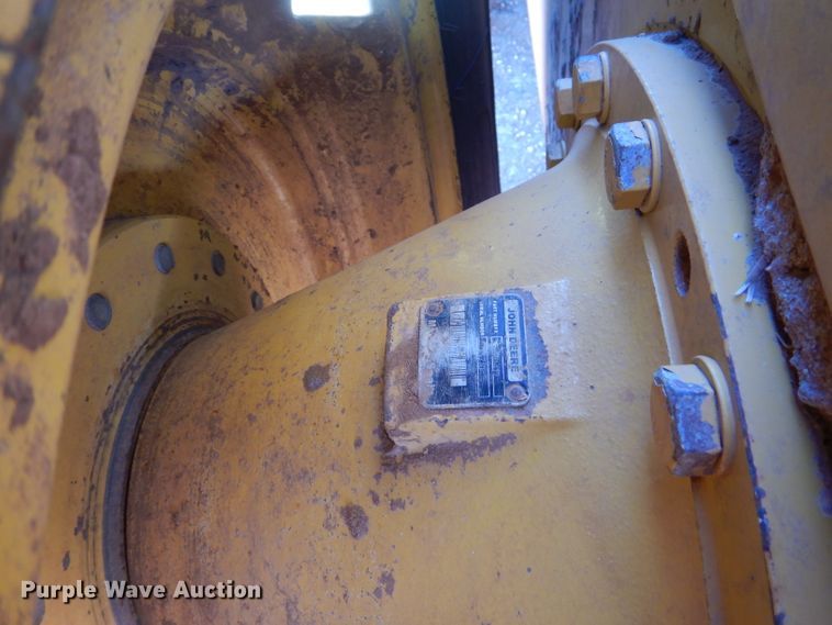 image for item DJ8832 2011 John Deere 770G  motor grader