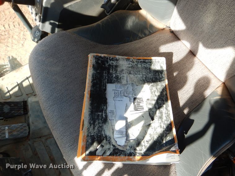 image for item DJ8832 2011 John Deere 770G  motor grader