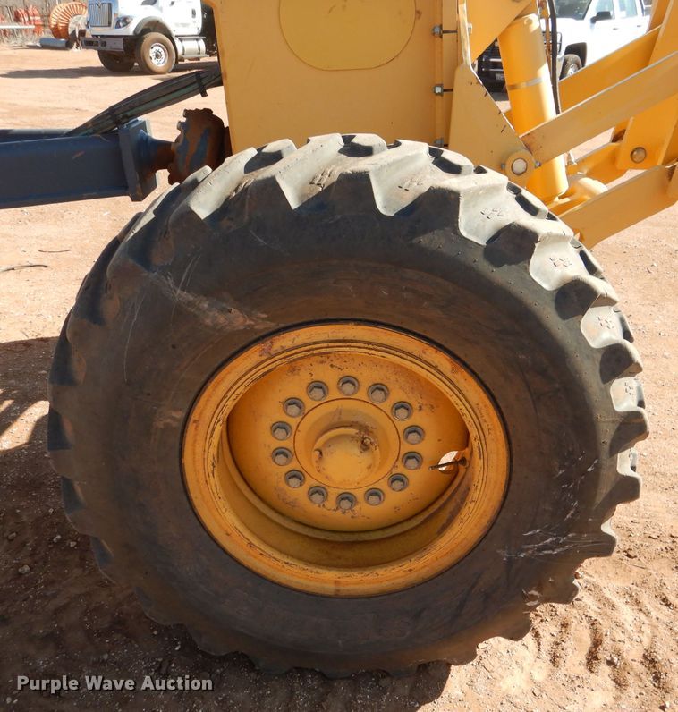 image for item DJ8832 2011 John Deere 770G  motor grader