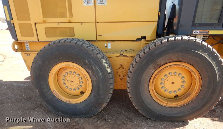 image for item DJ8832 2011 John Deere 770G  motor grader