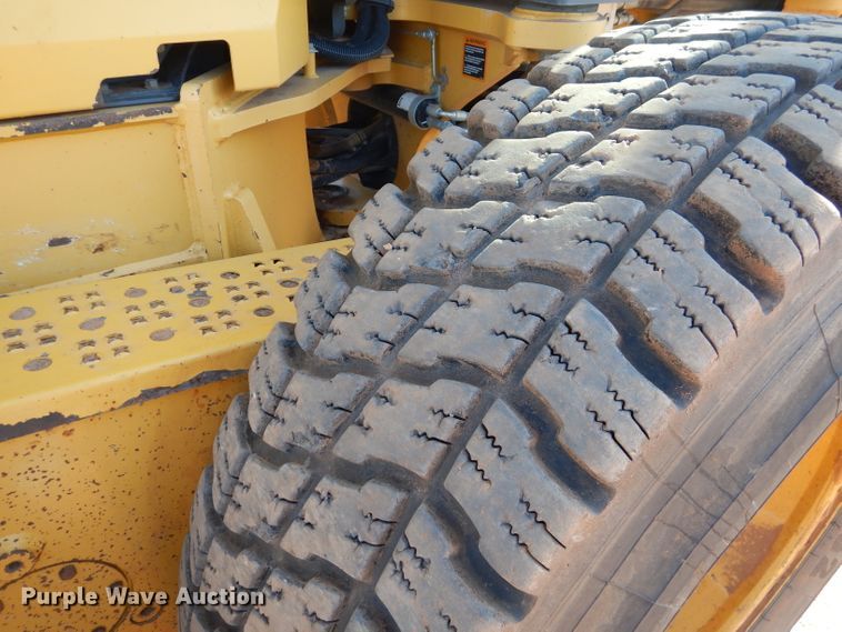 image for item DJ8832 2011 John Deere 770G  motor grader