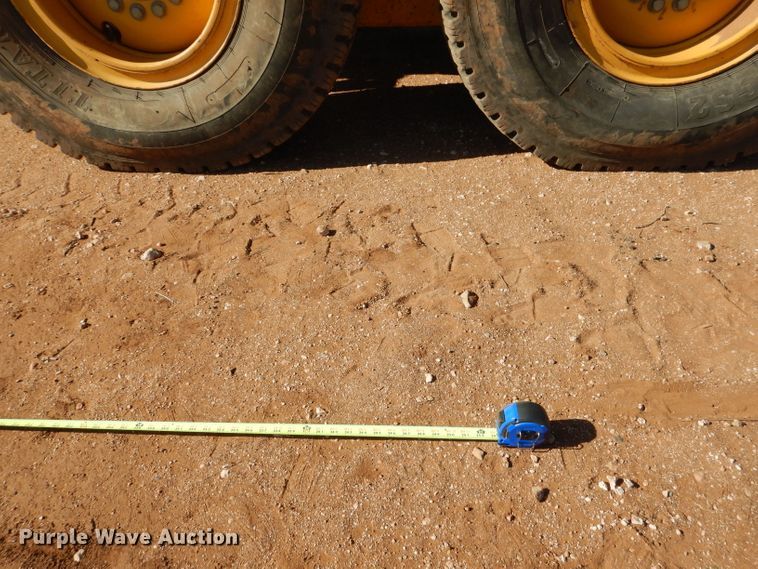 image for item DJ8832 2011 John Deere 770G  motor grader