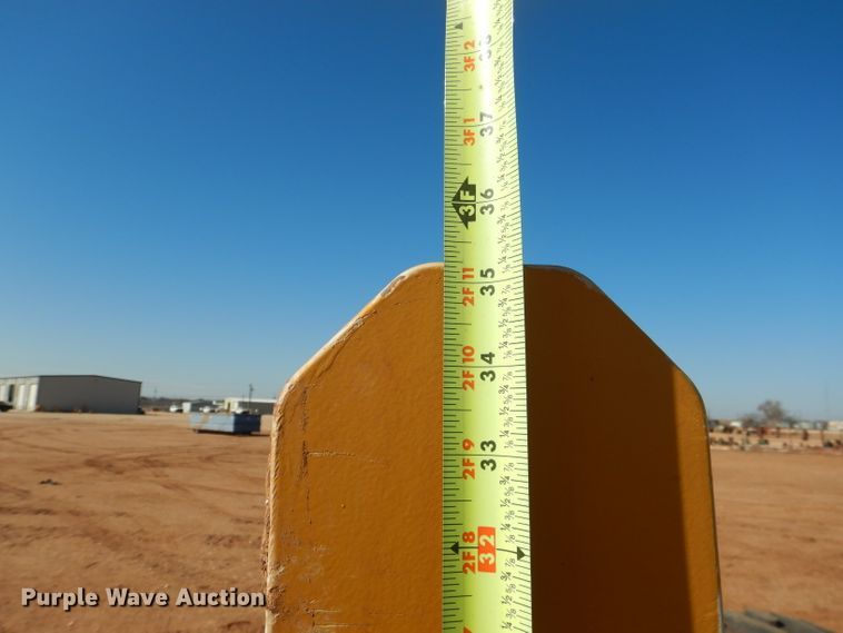 image for item DJ8832 2011 John Deere 770G  motor grader