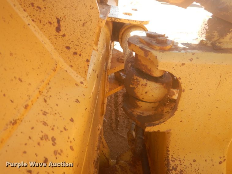 image for item DJ8833 2003 Caterpillar D5G LGP  pipelayer