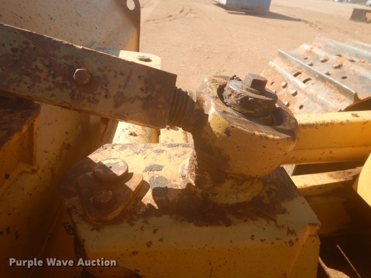 image for item DJ8833 2003 Caterpillar D5G LGP  pipelayer