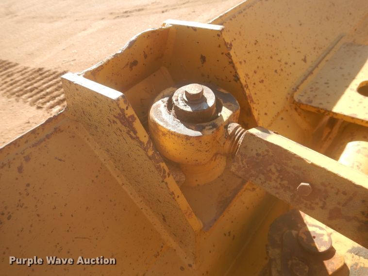 image for item DJ8833 2003 Caterpillar D5G LGP  pipelayer