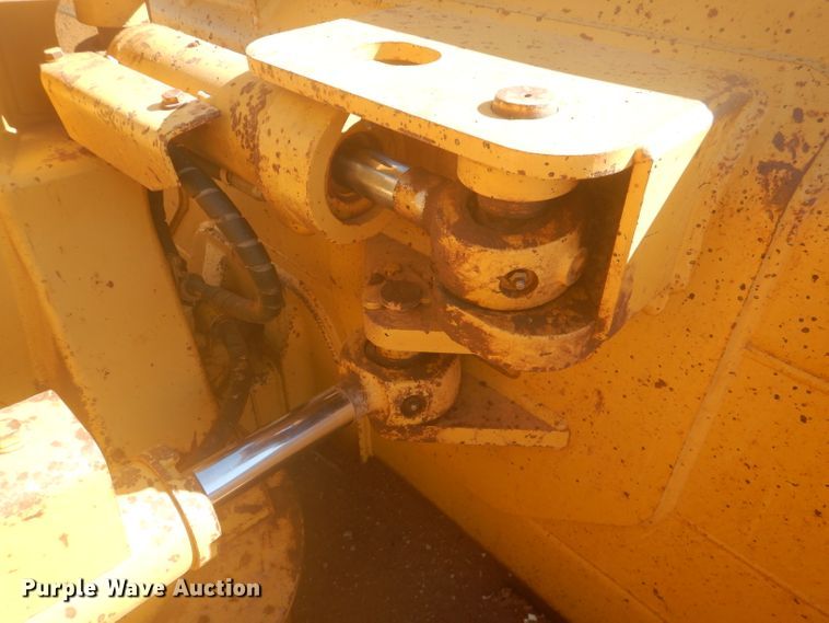 image for item DJ8833 2003 Caterpillar D5G LGP  pipelayer