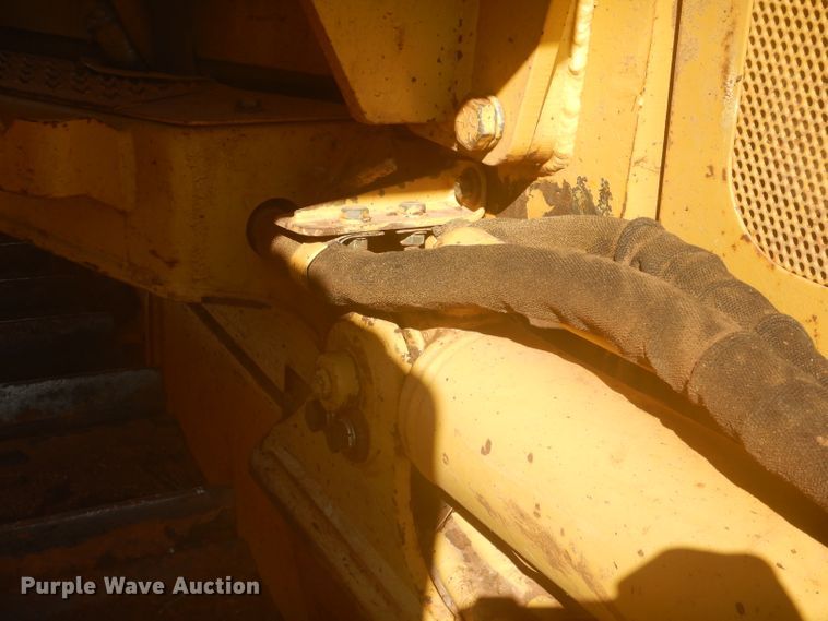 image for item DJ8833 2003 Caterpillar D5G LGP  pipelayer