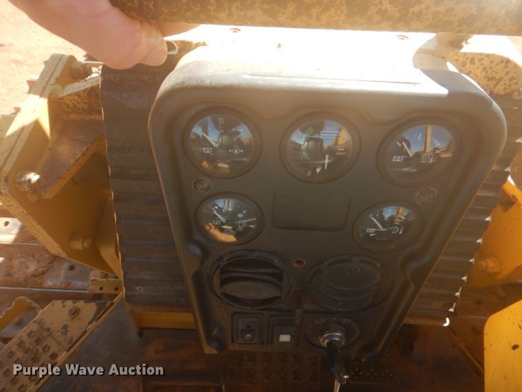 image for item DJ8833 2003 Caterpillar D5G LGP  pipelayer