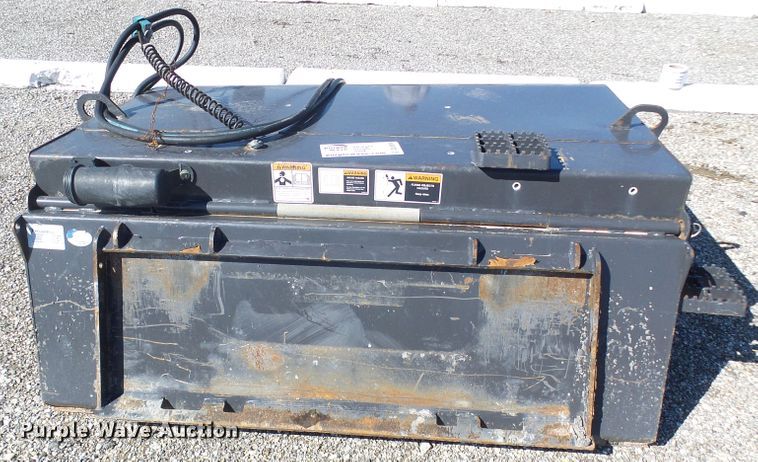 image for item DL0814 2016 Sweepster 2066M  skid steer broom