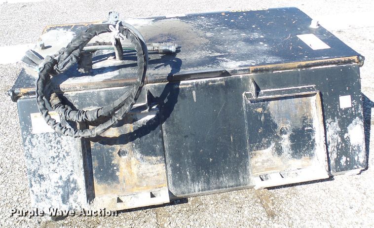 image for item DL0815 Euroimplementos CBR1700  skid steer broom