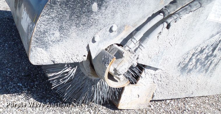 image for item DL0815 Euroimplementos CBR1700  skid steer broom