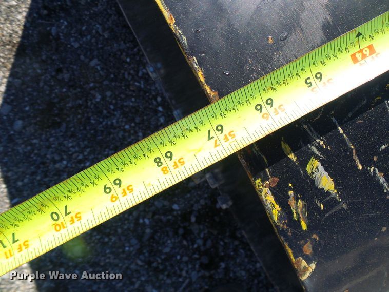 image for item DL0815 Euroimplementos CBR1700  skid steer broom