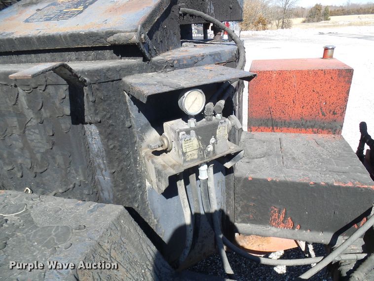 image for item DL0817 1999 Cimline 105D  melter applicator