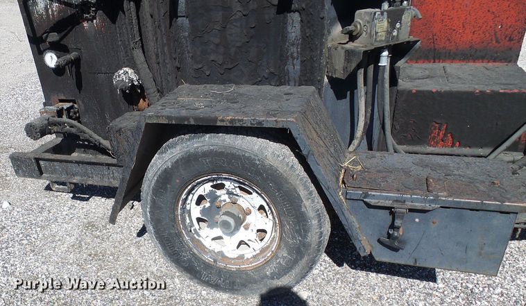 image for item DL0817 1999 Cimline 105D  melter applicator