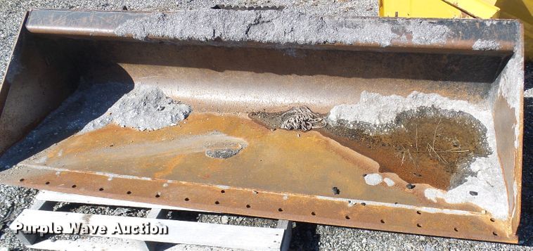 image for item DL0821 Caterpillar 78"W skid steer bucket