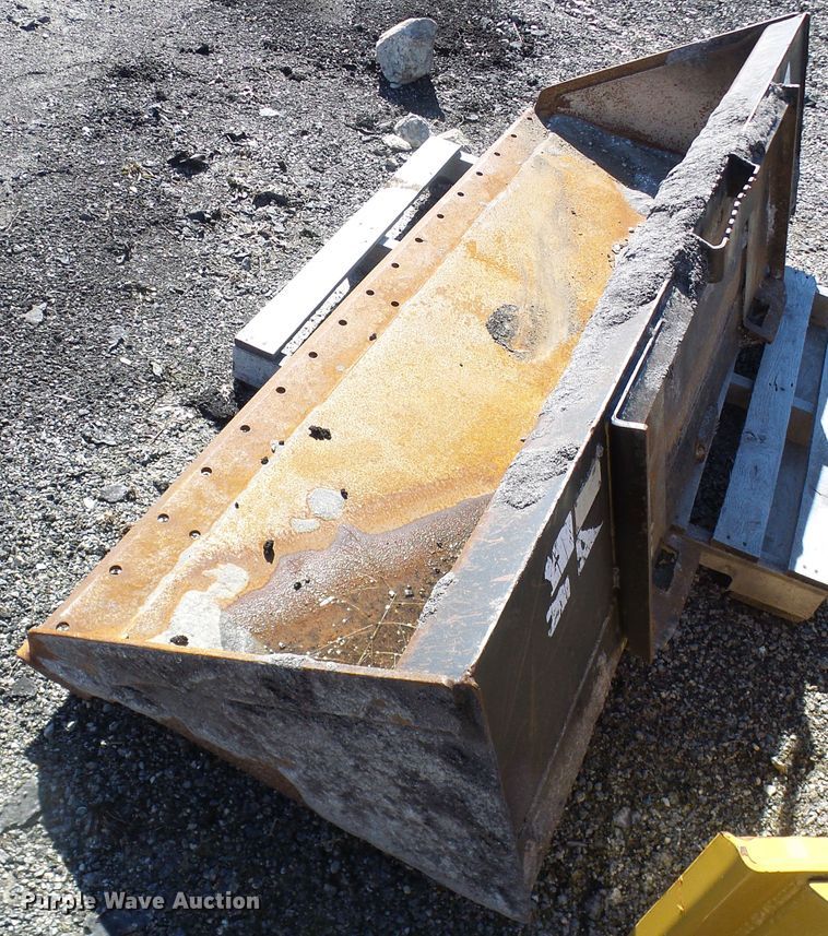 image for item DL0821 Caterpillar 78"W skid steer bucket