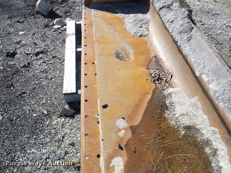 image for item DL0821 Caterpillar 78"W skid steer bucket