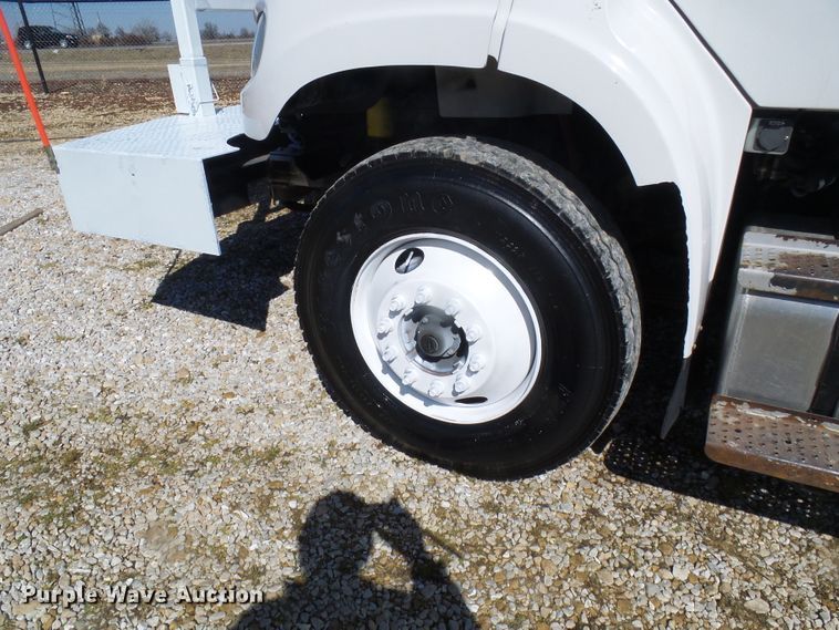 image for item DL0822 2012 Freightliner Business Class M2  crane truck