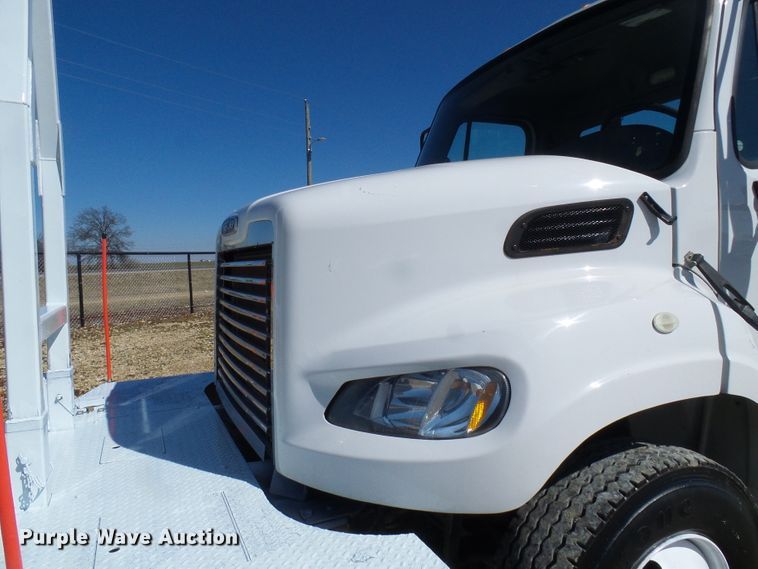 image for item DL0822 2012 Freightliner Business Class M2  crane truck