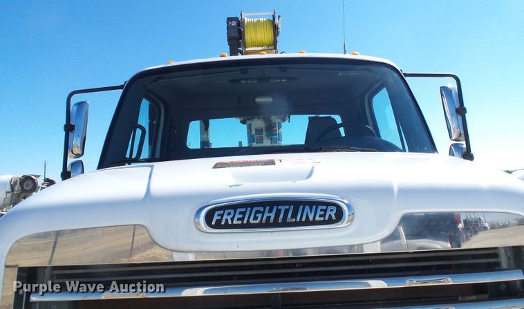 image for item DL0822 2012 Freightliner Business Class M2  crane truck