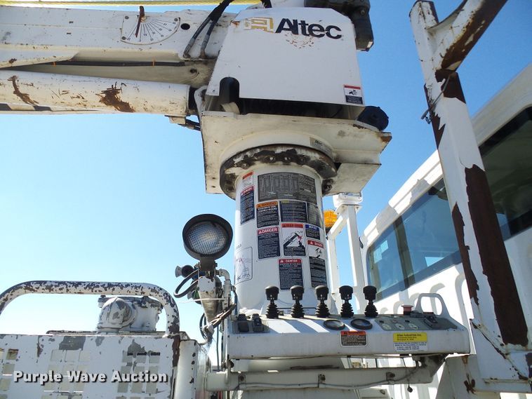 image for item DL0822 2012 Freightliner Business Class M2  crane truck