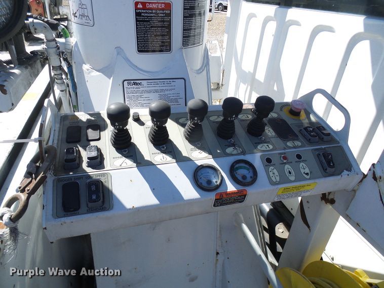 image for item DL0822 2012 Freightliner Business Class M2  crane truck