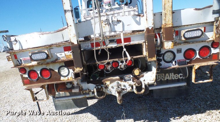 image for item DL0822 2012 Freightliner Business Class M2  crane truck