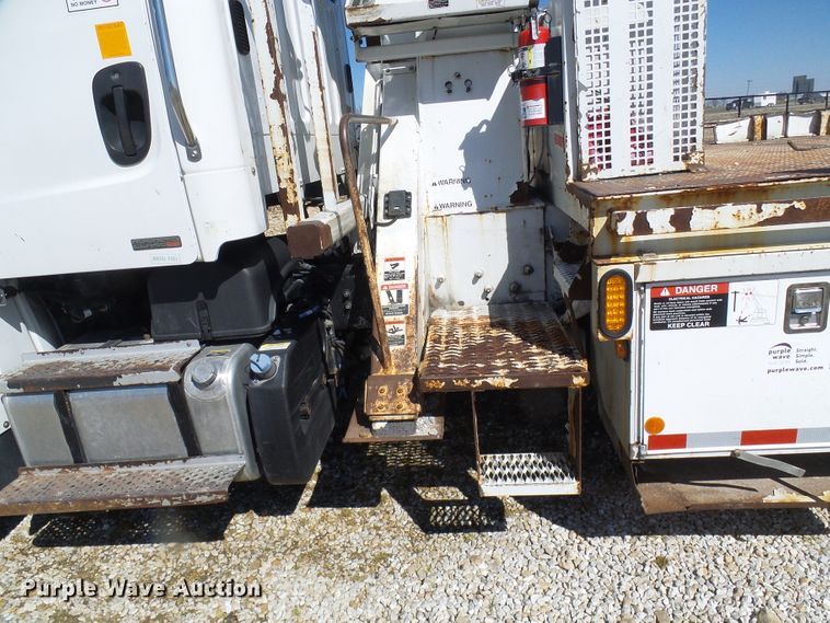 image for item DL0822 2012 Freightliner Business Class M2  crane truck