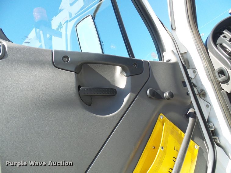 image for item DL0822 2012 Freightliner Business Class M2  crane truck