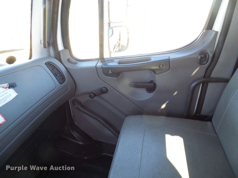 image for item DL0822 2012 Freightliner Business Class M2  crane truck