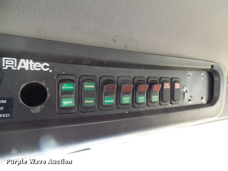 image for item DL0822 2012 Freightliner Business Class M2  crane truck