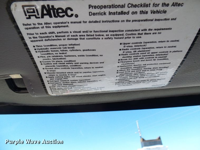 image for item DL0822 2012 Freightliner Business Class M2  crane truck