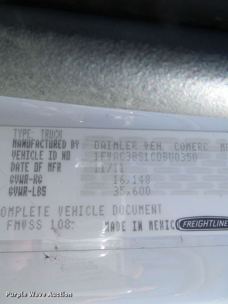 image for item DL0822 2012 Freightliner Business Class M2  crane truck