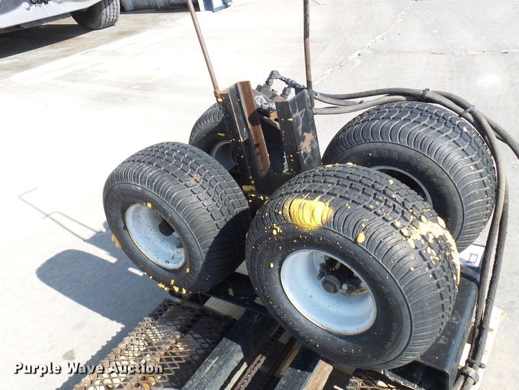 2013 Cardinal Mule 524 shed mover in Eldon, MO Item DL0888 sold Purple Wave