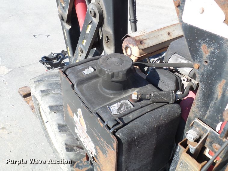 image for item DL0888 2013 Cardinal Mule 524  shed mover