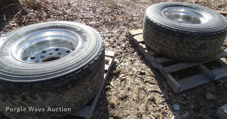 image for item DL0892 (4) Michelin 455/55R22.5 super single tires and wheels