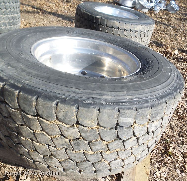 image for item DL0892 (4) Michelin 455/55R22.5 super single tires and wheels