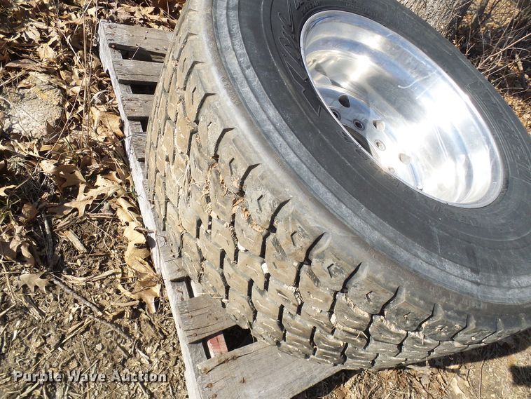 image for item DL0892 (4) Michelin 455/55R22.5 super single tires and wheels