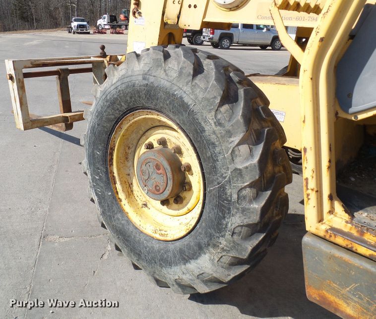 image for item DL0894 1998 Gehl DL8L  telehandler