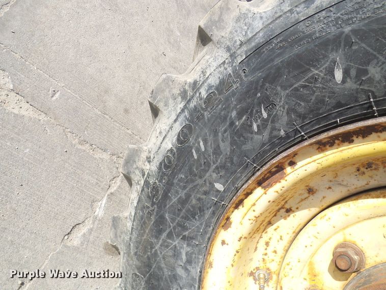 image for item DL0894 1998 Gehl DL8L  telehandler