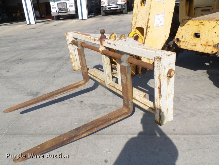 image for item DL0894 1998 Gehl DL8L  telehandler