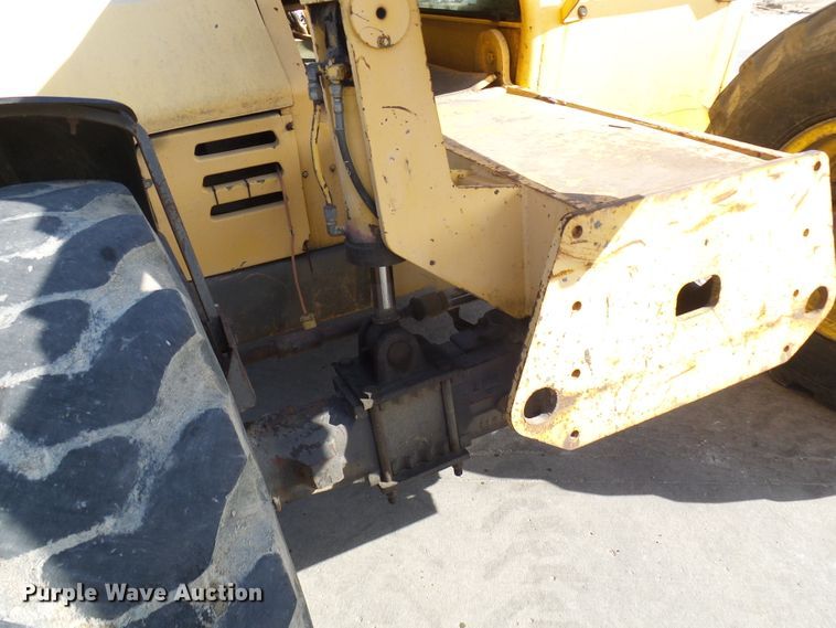 image for item DL0894 1998 Gehl DL8L  telehandler