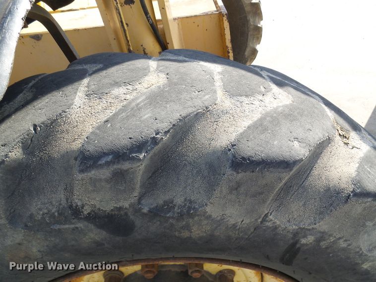 image for item DL0894 1998 Gehl DL8L  telehandler